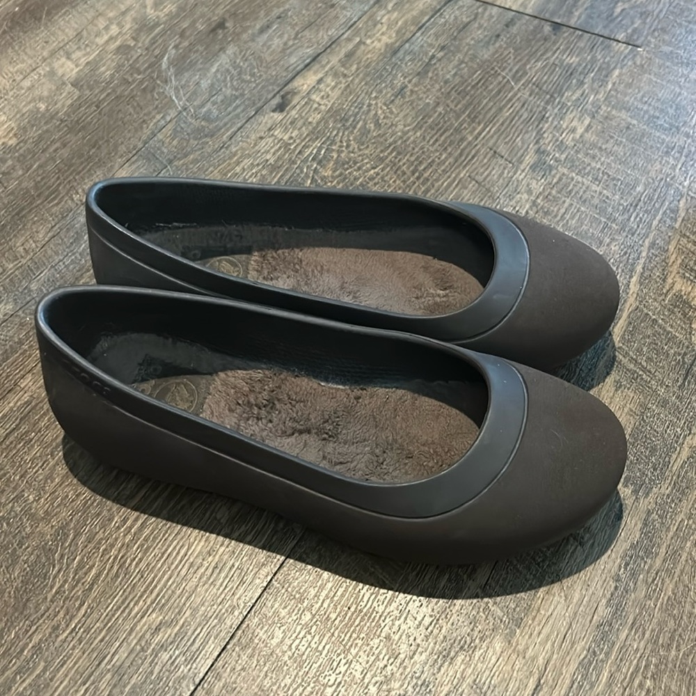 Crocs - Brown Mammoth Ballet Flat Fleece Lined Women’s Size 4‎ Slip-On Shoes
